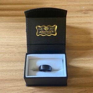 NIB Mens Ring 9